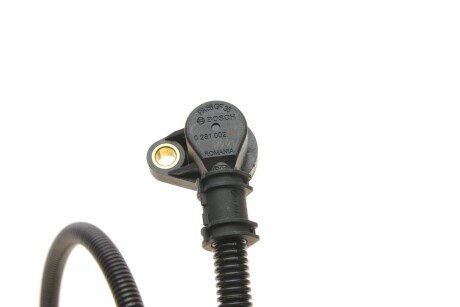 Датчик обертів колінвалу bosch 0281002458
