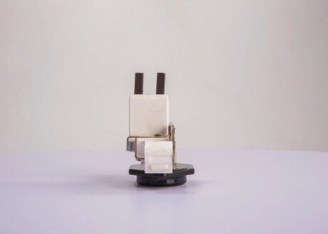 Реле-регулятор напруги генератора bosch 1197311212