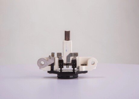 Реле-регулятор напруги генератора bosch 1197311212