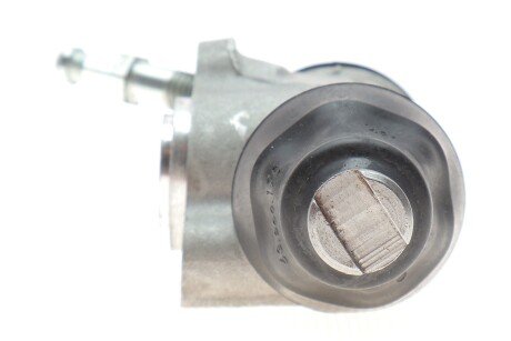 КОЛІСНИЙ ГАЛЬМІВНИЙ ЦИЛІНДР bosch F026002040