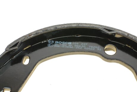 Колодки ручного (стоячого) гальма bosch 0986487738