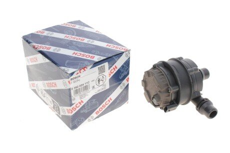 НАСОС ОХОЛОДЖУЮЧОЇ РІДИНИ + ІЗОЛЯТОР bosch 039202411C