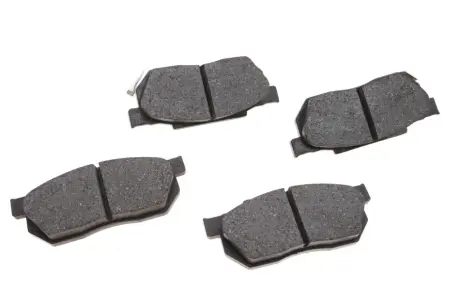 Передние тормозные колодки bosch 0 986 490 440
