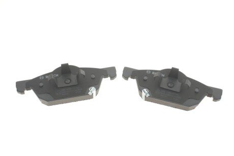 Передние тормозные колодки bosch 0986494383
