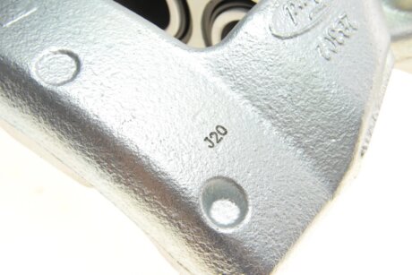 Передний тормозной суппорт bosch 0986134573