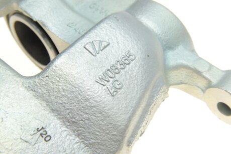 Передний тормозной суппорт bosch 0986135573