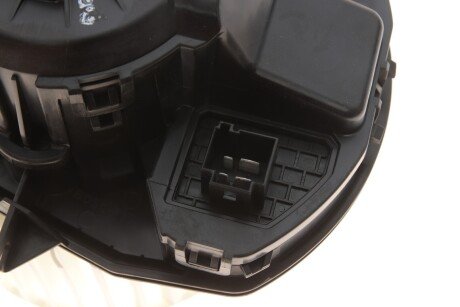 ПОВІТРОДУВКА bosch 0130115804