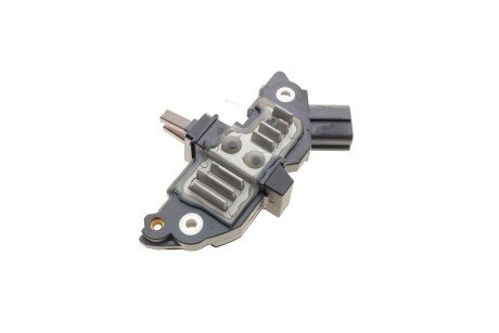 Реле-регулятор напряжения генератора bosch 1986AE0064