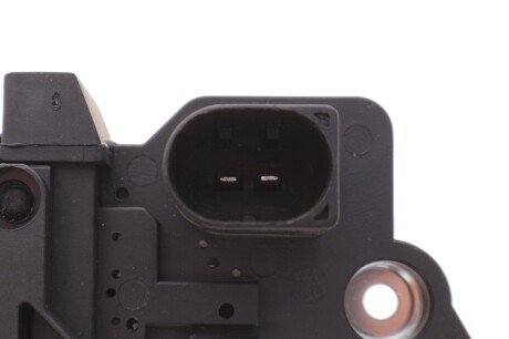 Реле-регулятор напряжения генератора bosch 1986AE0133