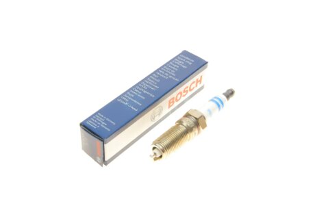 Свеча зажигания bosch 0242236678 на Форд Фокус 3