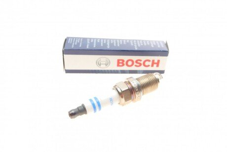 Іридієва свічка запалювання bosch 0242240653 на Вольво V70