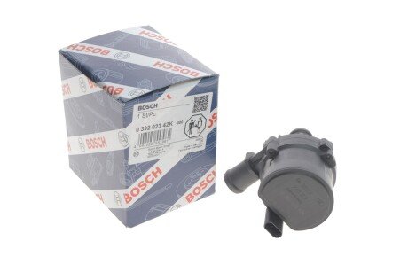 Водяний насос 12V LAND ROVER bosch 039202342K