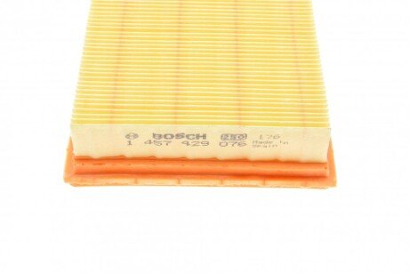 Воздушный фильтр двигателя bosch 1457429076