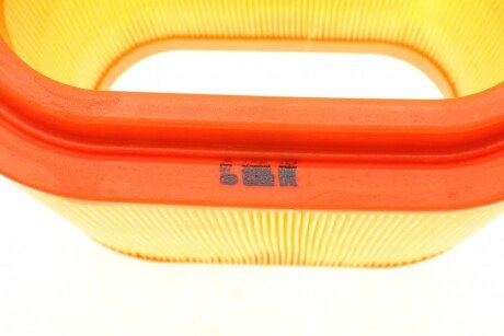 Повітряний фільтр двигуна bosch F026400046