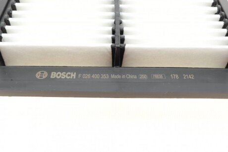 Воздушный фильтр двигателя bosch F026400353