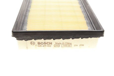 Воздушный фильтр двигателя bosch F026400452