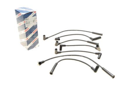 Високовольтні провода для свічок запалювання bosch 0986357229 на Jeep Wrangler
