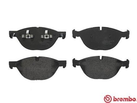 Передні тормозні (гальмівні) колодки brembo P06058