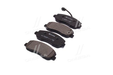 Передние тормозные колодки brembo P68062