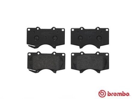 Передні тормозні (гальмівні) колодки brembo P83102