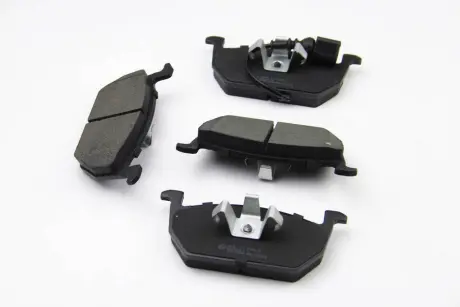 Передние тормозные колодки bremsi BP3631 u043du0430