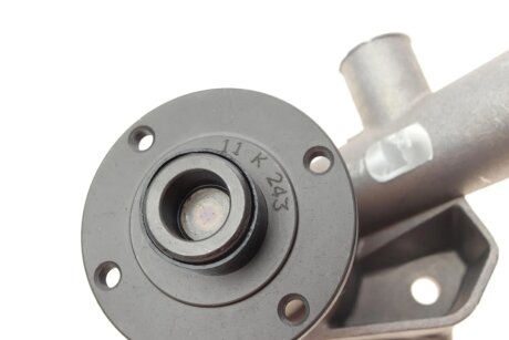 BMW Помпа воды 3 Е30, 5 Е28 bugatti PA0211