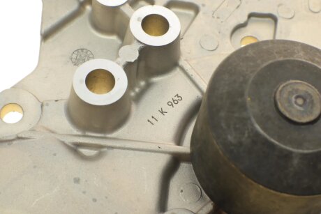 TOYOTA Помпа воды Avensis,Corolla,Rav 4 2.0D bugatti PA10076