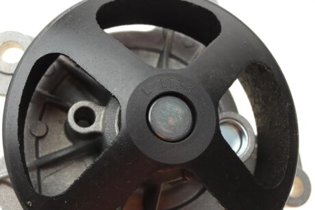 TOYOTA Помпа воды Auris,Avensis,Rav 4 07- bugatti PA10196