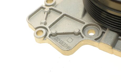 DB Помпа воды Vito,Viano 2.2CDI 10- bugatti PA10255