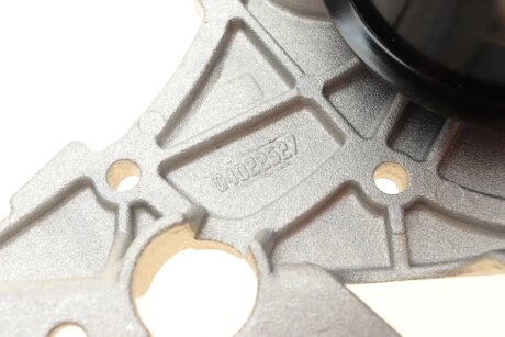 AUDI Помпа воды A4,A6,AVANT,QUATRO VW Passat 2,4-2,8 /6 цил/ bugatti PA5117