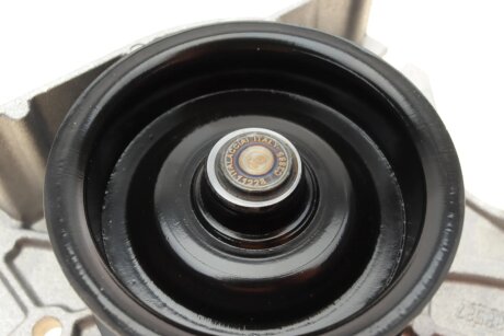 AUDI Помпа воды A4,A6,AVANT,QUATRO VW Passat 2,4-2,8 /6 цил/ bugatti PA5117