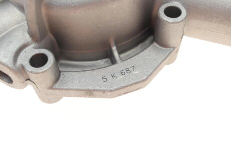 DB Помпа воды W202 / W210 / SLK bugatti PA6818