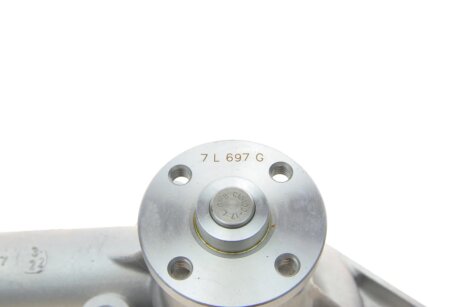 MITSUBISHI Помпа воды LANCER 1,3 /4G13/ 96- bugatti PA9201