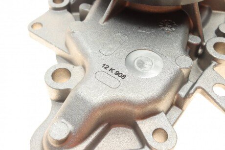 DB Помпа воды Vito 108/110/112 2,2CDI bugatti PA10078