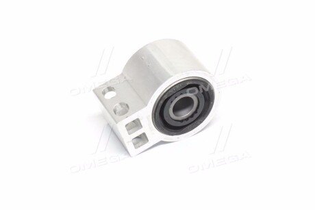 Сайлентблок переднего рычага ctr CVKD88