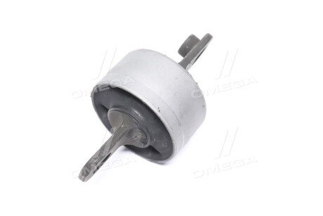 Сайлентблок переднього важеля ctr CVKH67