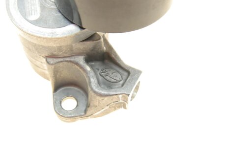 Натяжитель ремня dayco APV3800