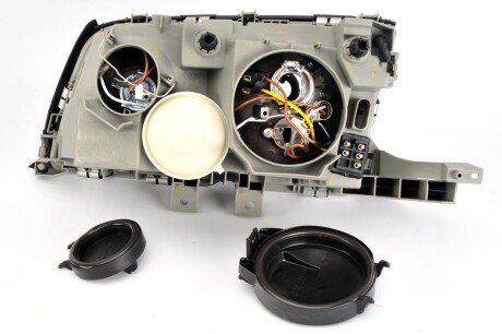 Передня фара depo 4401121RLDEM