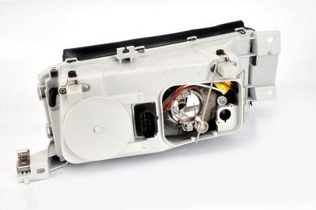 Передня фара depo 6651106LLDEM