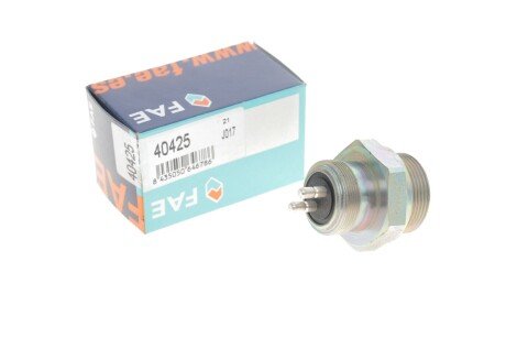 Датчик включения fae 40425 на Мерседес Спринтер 313-316 (w903)