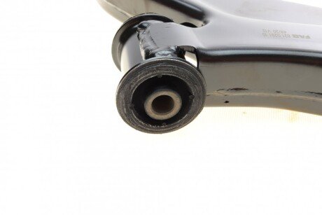 Важіль передньої підвіски fag 821026110