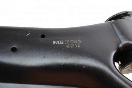 Важіль передньої підвіски fag 821026110