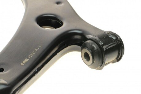 Важіль передньої підвіски fag 821078610