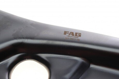 Важіль передньої підвіски fag 821081710