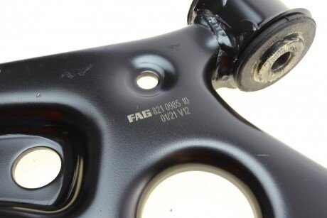 Важіль передньої підвіски fag 821114610