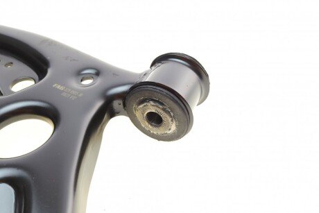 Важіль передньої підвіски fag 821114610