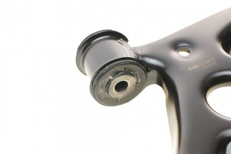 Важіль передньої підвіски fag 821114910