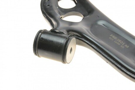 Важіль передньої підвіски fag 821115910