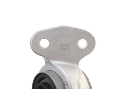 Сайлентблок переднього важеля fag 824001830