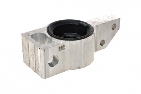 Сайлентблок переднего рычага fag 829057510